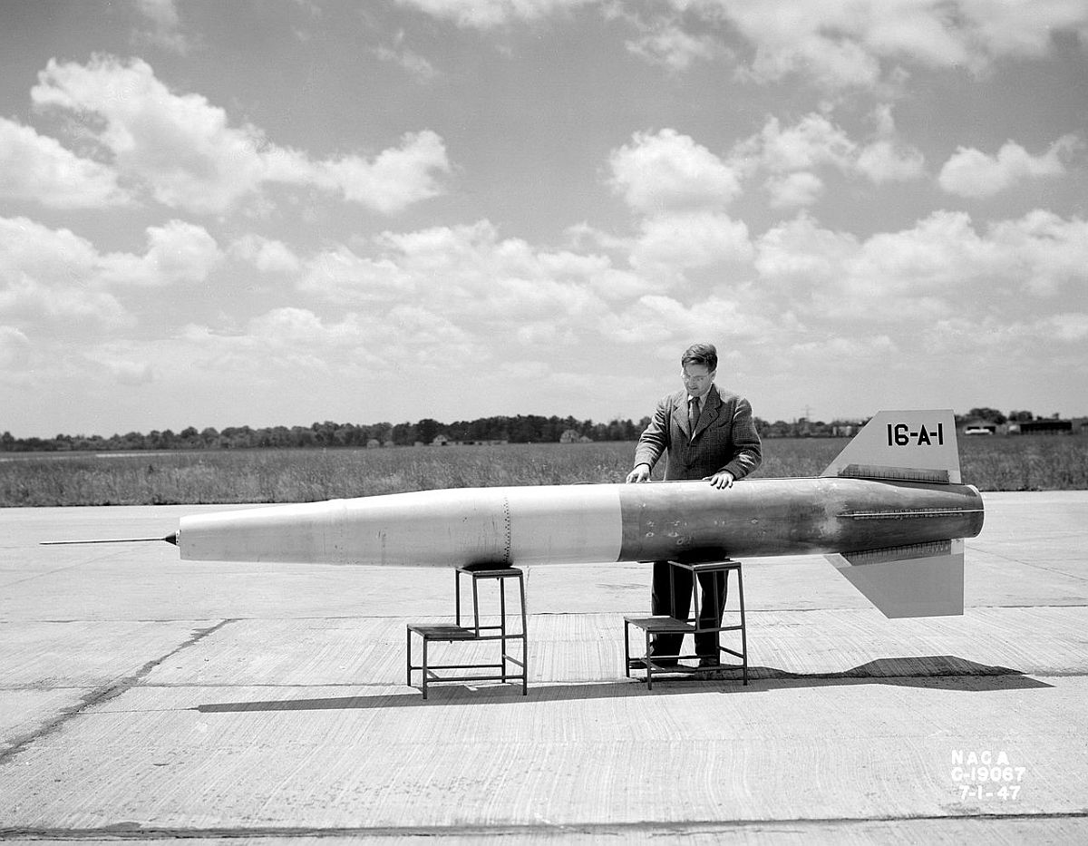 1280px-NASA_Ramjet_Missile_GPN-2000-000347.jpg